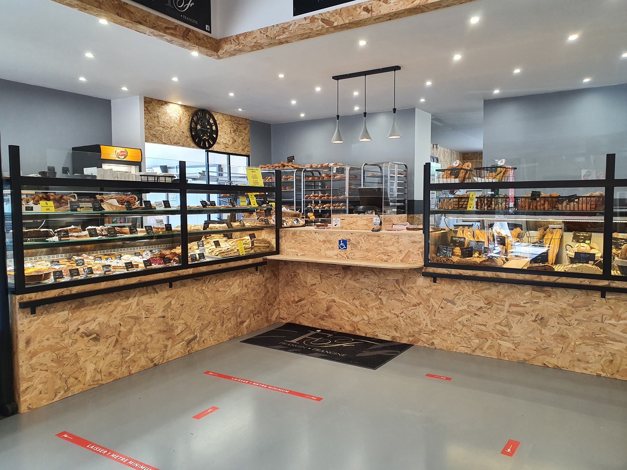 Intérieur de la boulangerie Frangin Frangine à Saint-Bonnet